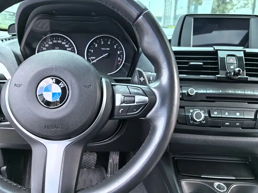 BMW 1 Series 2014 — фото 11