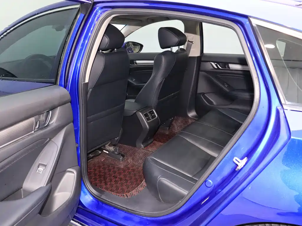 Honda Accord 2019 — фото 10