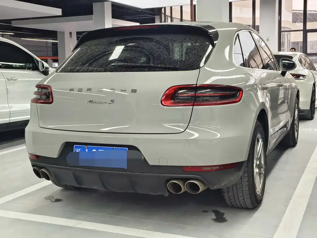 Porsche Macan 2017 — фото 15