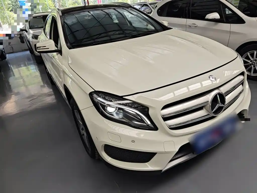 Mercedes-Benz GLA 2015