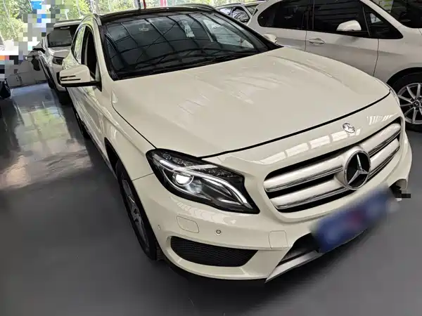 Mercedes-Benz GLA 2015