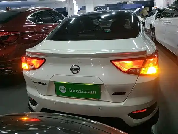 Nissan Bluebird 2020