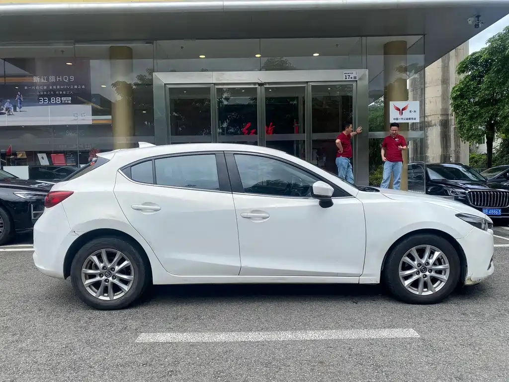Mazda 3 Axela 2017 — фото 4