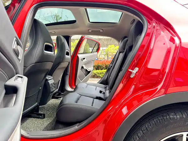 Mercedes-Benz GLA 2015