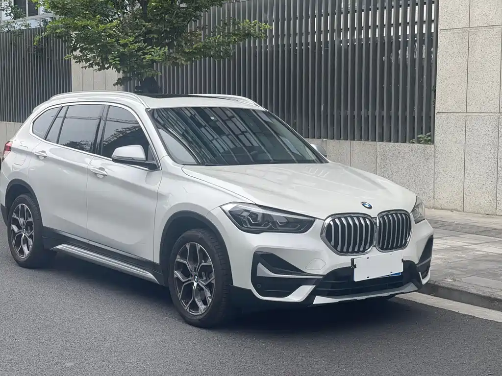 BMW X1 2022 — фото 2
