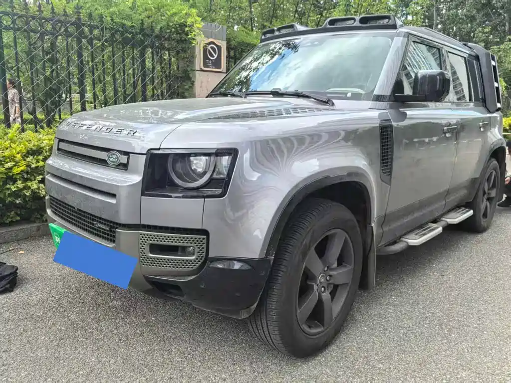 Land Rover Defender 2021