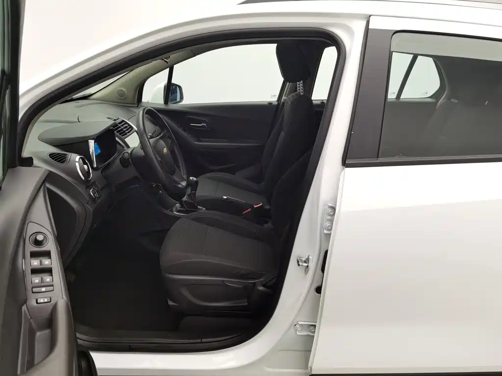 Chevrolet Trax 2015 — фото 10