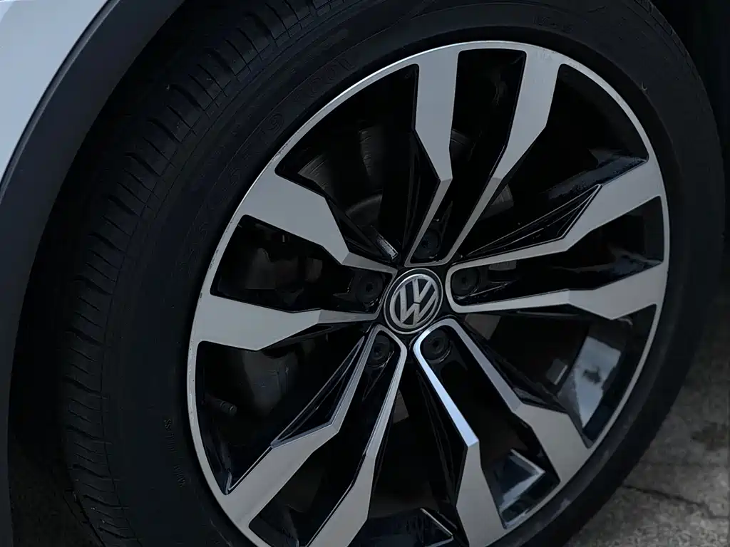 Volkswagen Tiguan L 2019 — фото 16