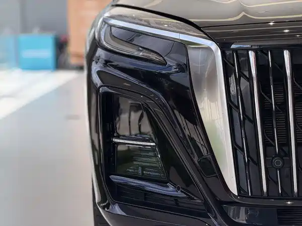 Hongqi HS3 PHEV 2025