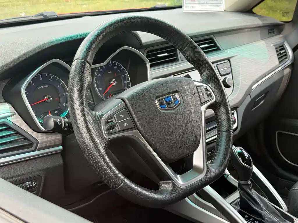 Geely Vision X3 2018 — фото 17