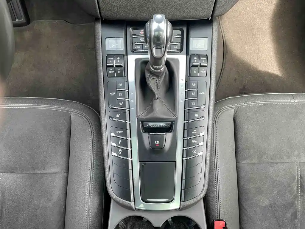 Porsche Macan 2018 — фото 16