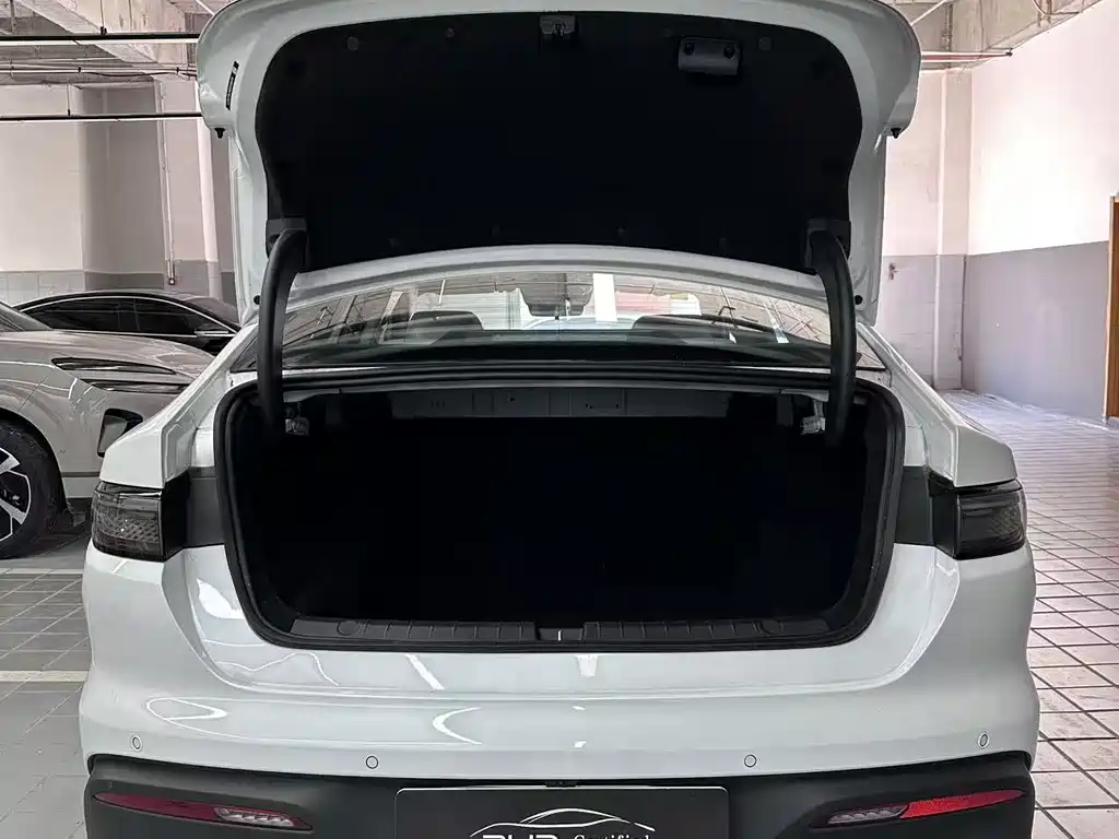 BYD Seal 05 DM-i 2025 — фото 11