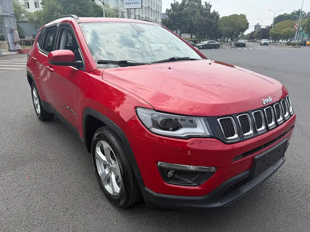 Jeep Compass 2017 — фото 3