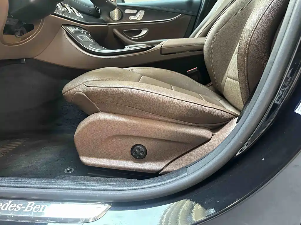Mercedes-Benz E-Class 2019 — фото 11