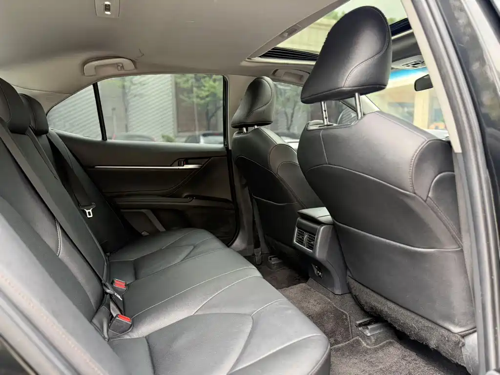 Toyota Camry 2022 — фото 13