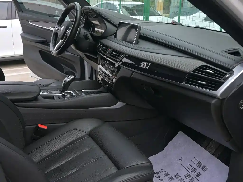 BMW X6 2016 — фото 17