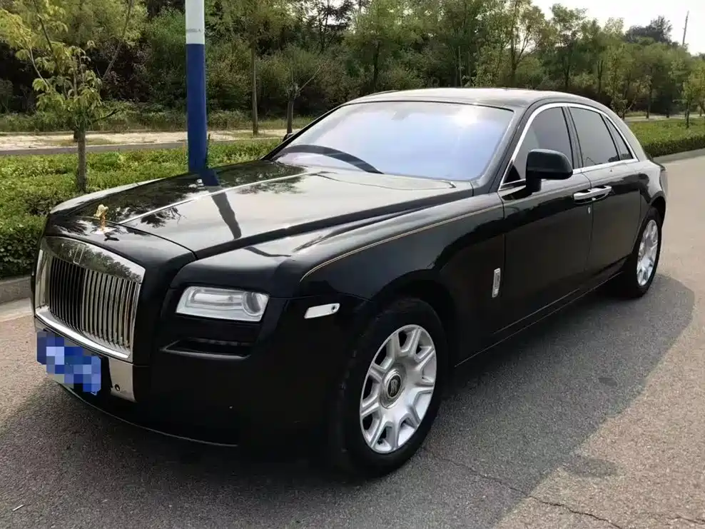 Rolls-Royce Ghost 2013 — фото 1