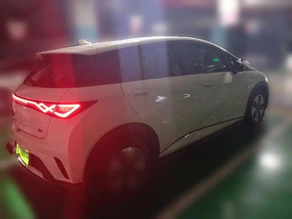 BYD Dolphin 2025