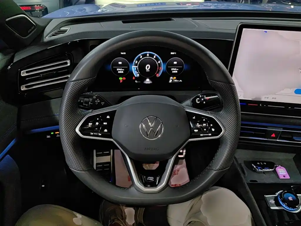 Volkswagen Tiguan L 2024 — фото 11