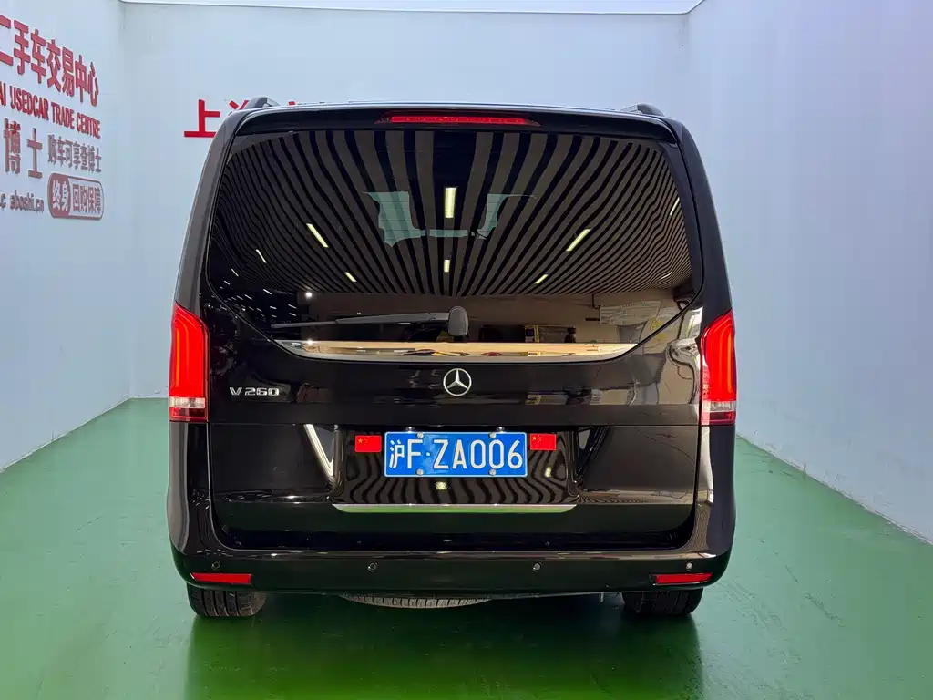 Mercedes-Benz V-Class 2022 — фото 35