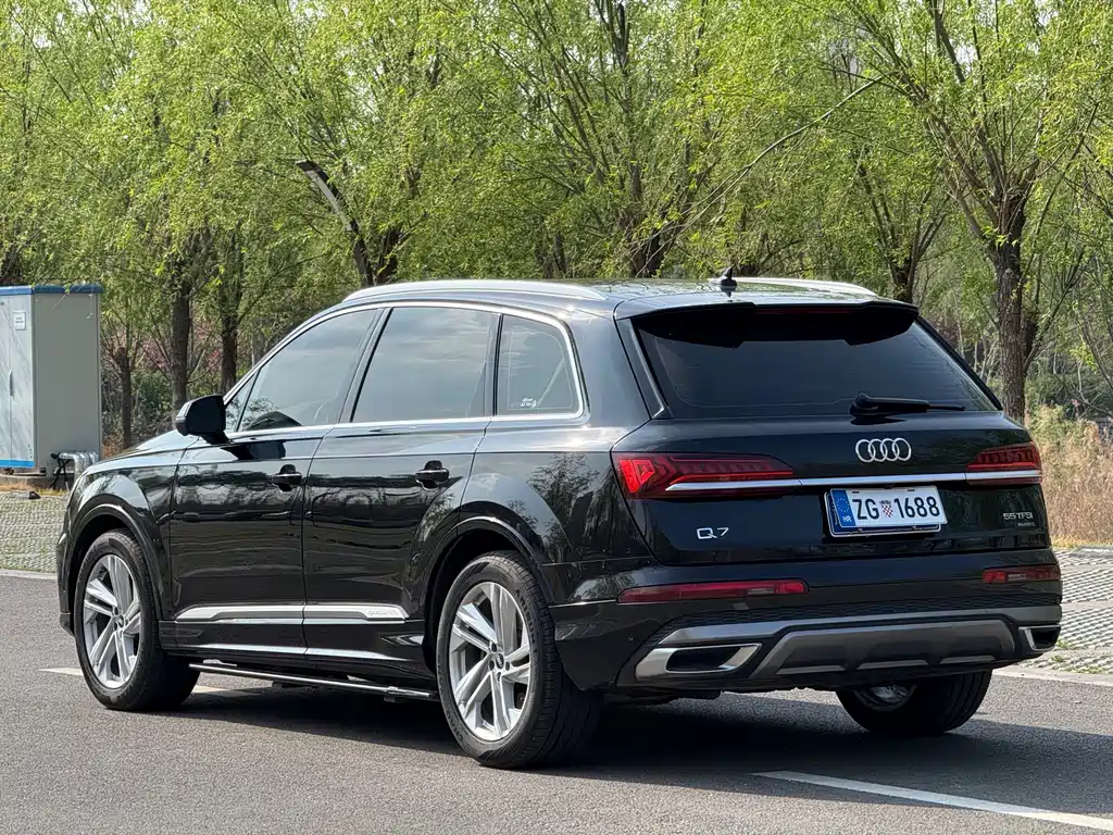 Audi Q7 2022 — фото 7