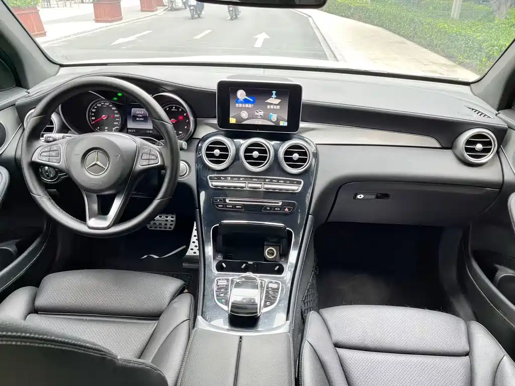 Mercedes-Benz GLC 2018 — фото 10