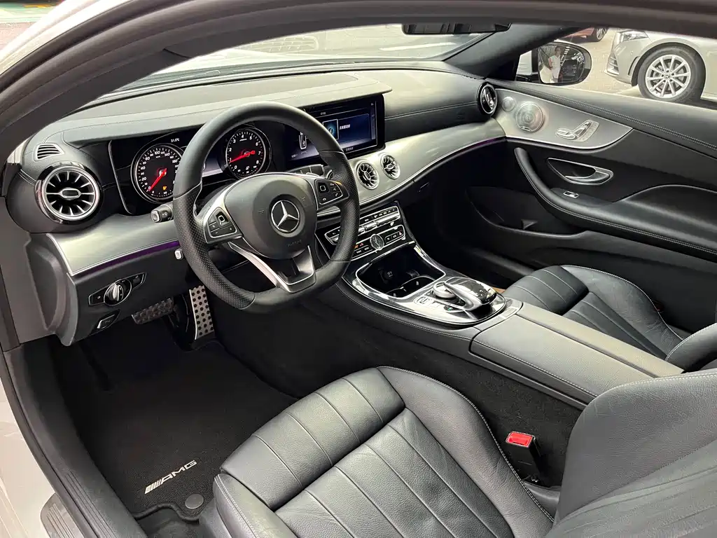 Mercedes-Benz E-Class 2018 — фото 15