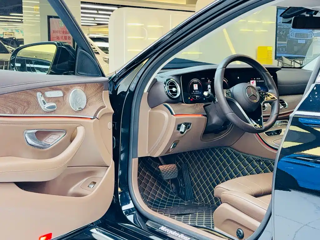 Mercedes-Benz E-Class 2022 — фото 7