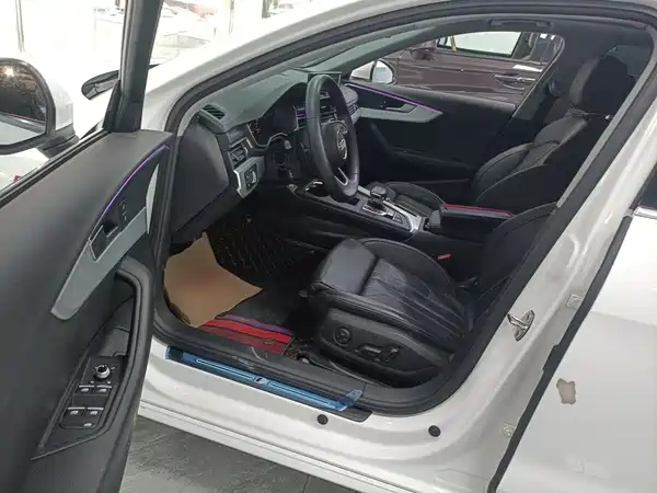 Audi A4L 2023