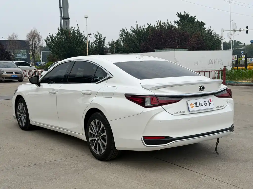 Lexus ES 2024 — фото 8