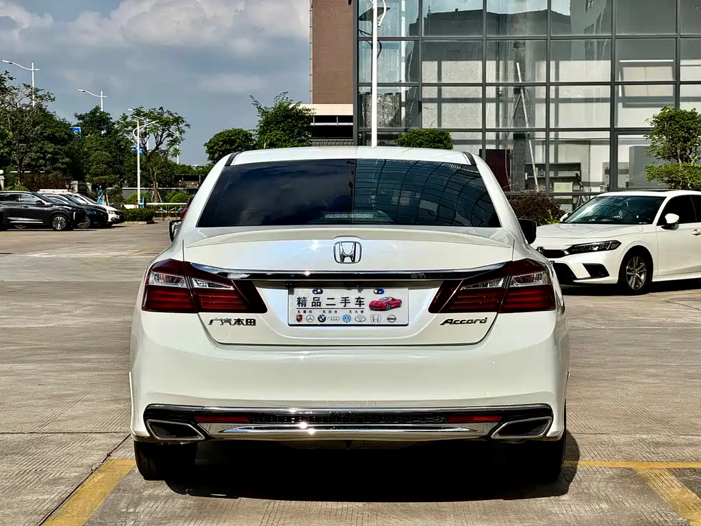 Honda Accord 2017 — фото 8