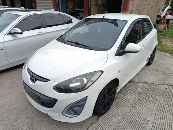 Mazda 2 2014