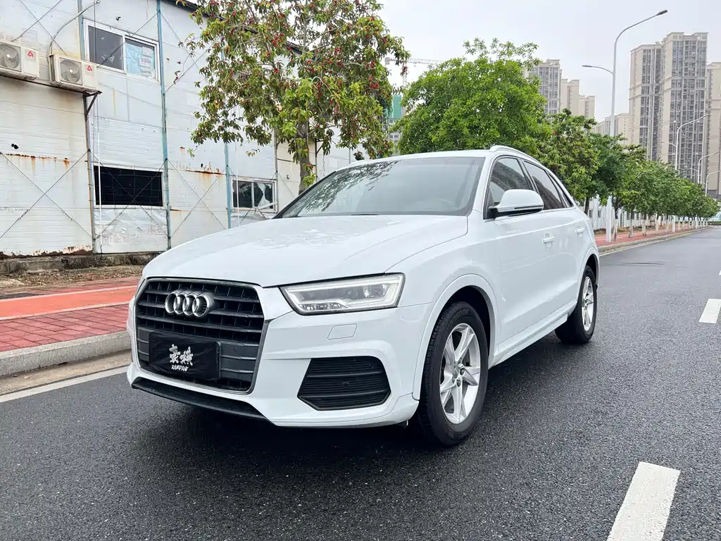 Audi Q3 2019 — фото 1