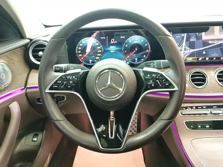 Mercedes-Benz E-Class 2023 — фото 13