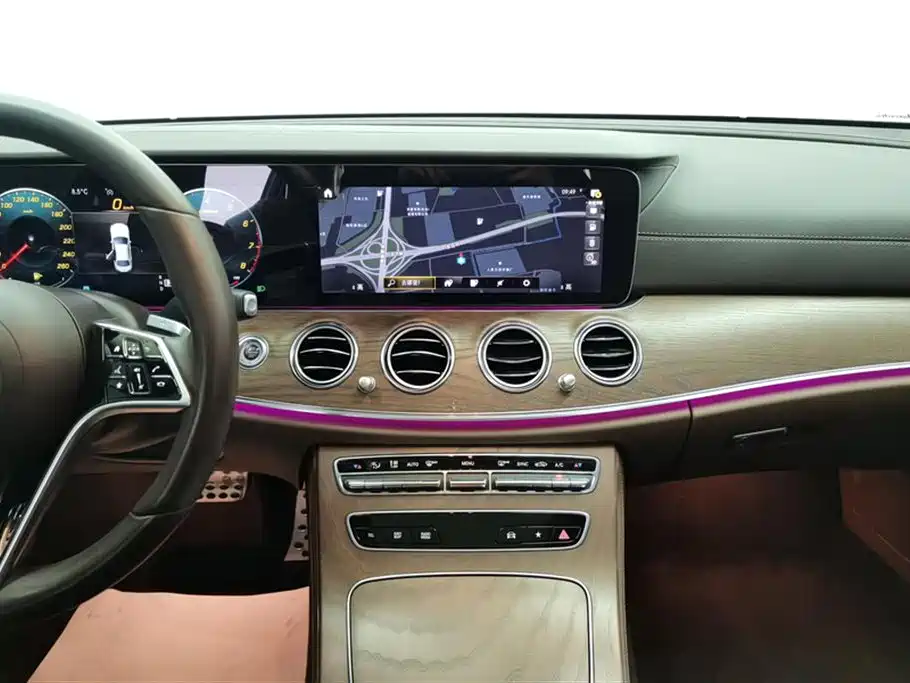 Mercedes-Benz E-Class 2023 — фото 11