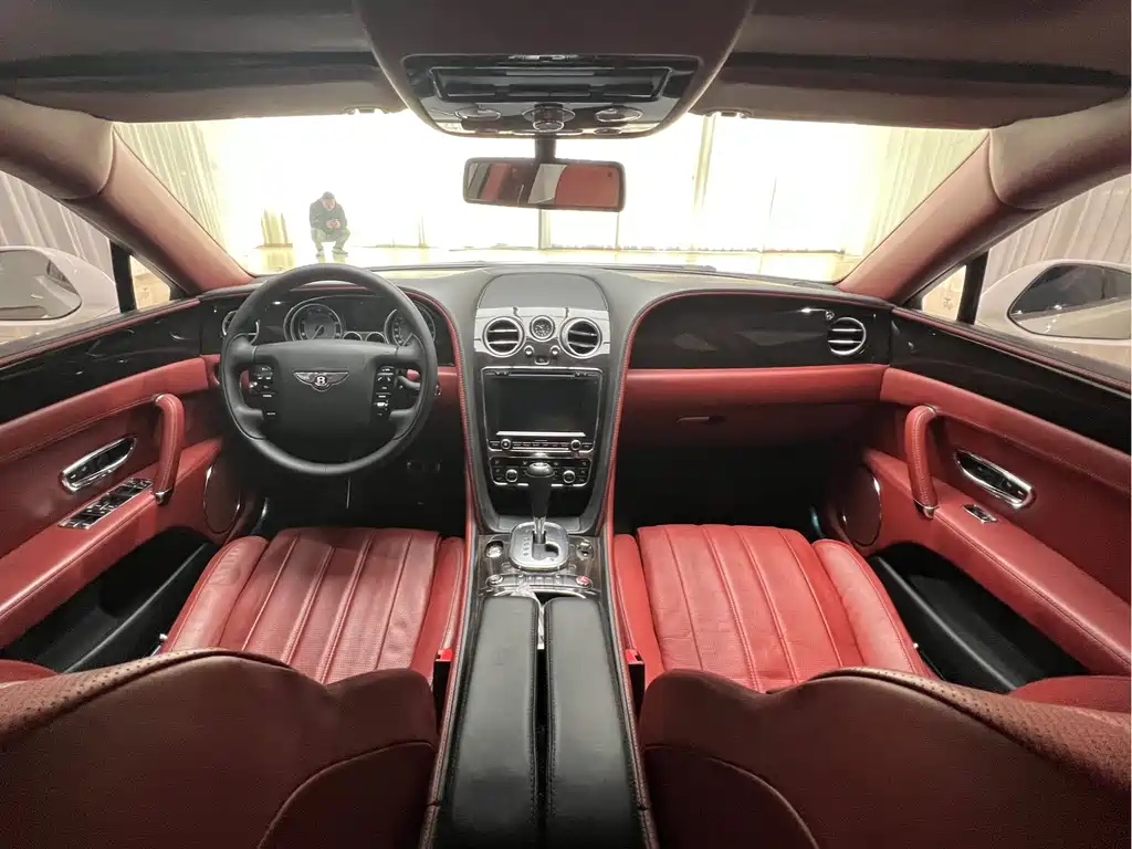 Bentley Flying Spur 2014 — фото 11