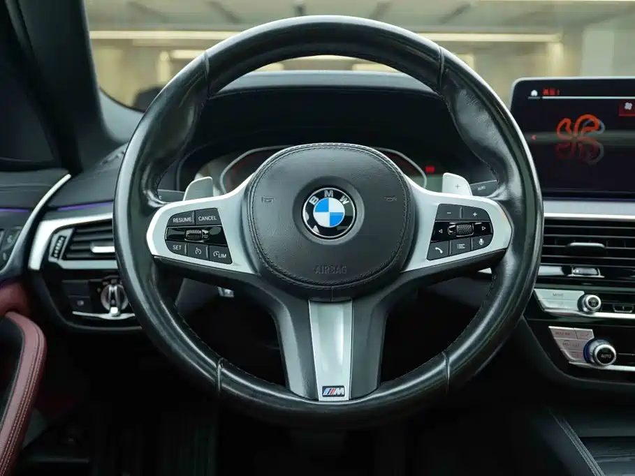 BMW 5 Series 2021 — фото 18