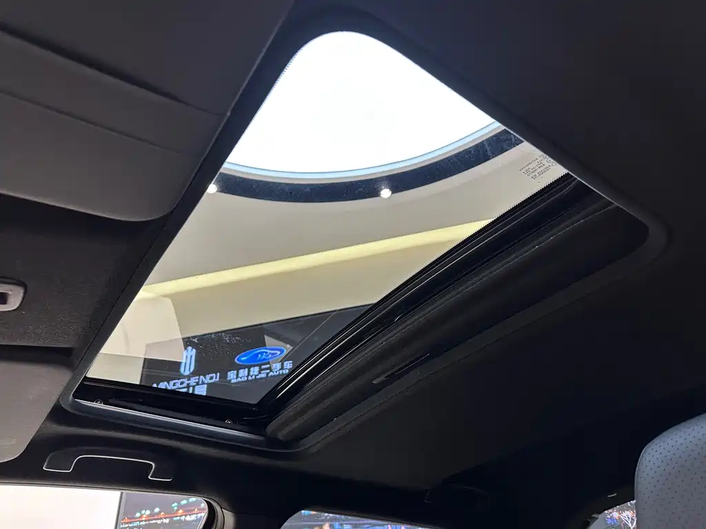 Infiniti ESQ 2015 — фото 12