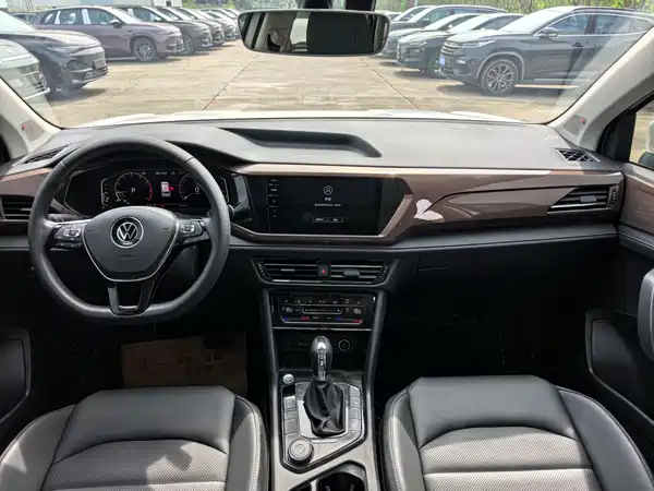 Volkswagen Tharu 2021