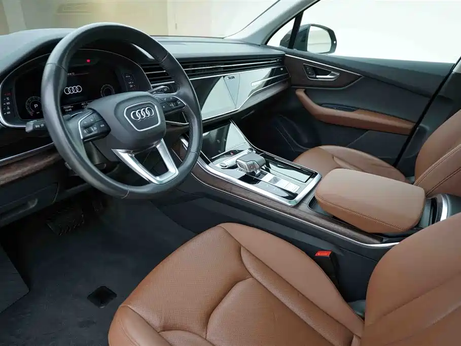 Audi Q7 2021 — фото 10