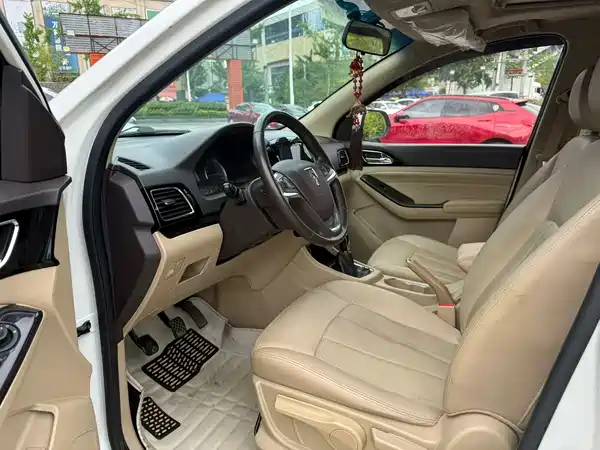 Baojun 730 2014