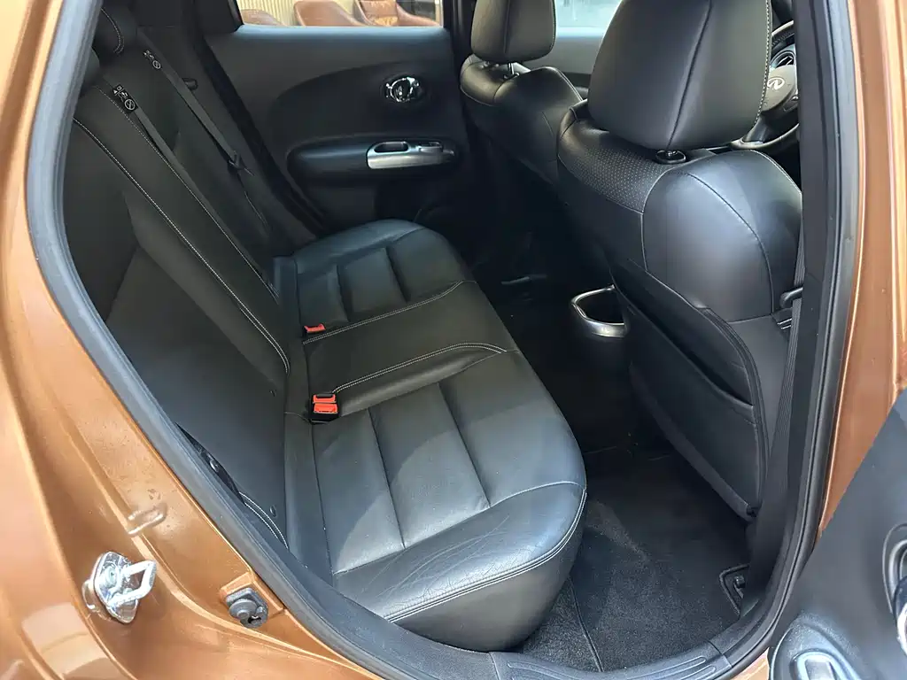 Infiniti ESQ 2015 — фото 10