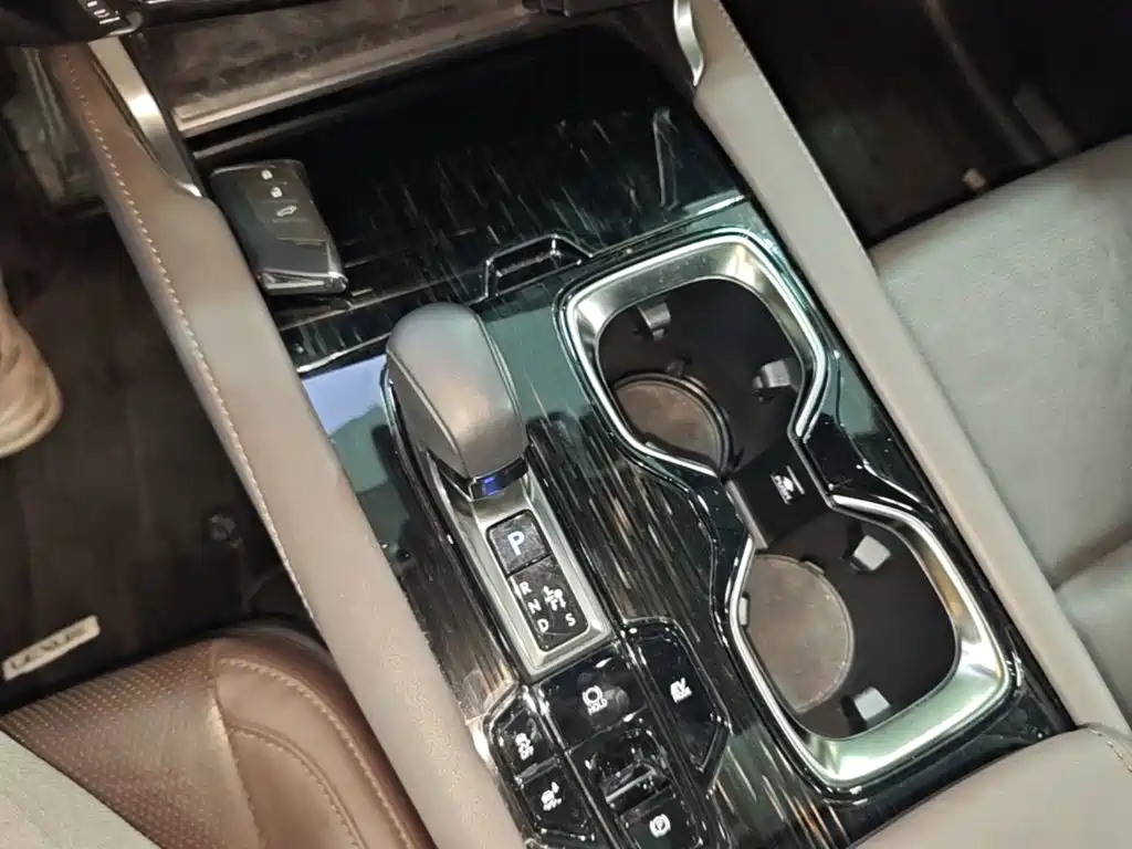 Lexus RX 2024 — фото 10