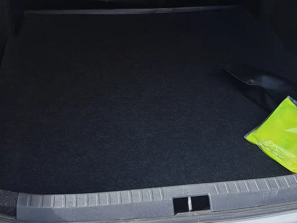 Toyota Yaris L 2018 — фото 13
