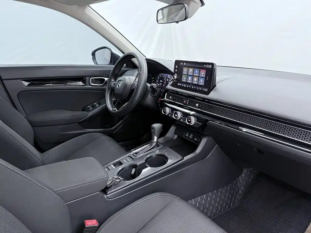 Honda Civic 2025 — фото 18