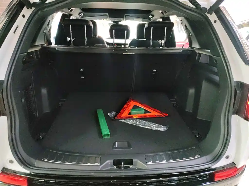 Land Rover Discovery Sport 2020 — фото 15