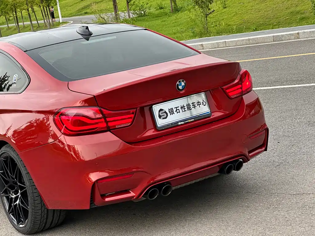 BMW M4 2018 — фото 11