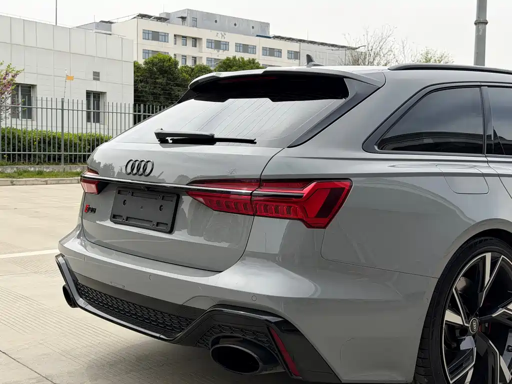 Audi RS 6 2021 — фото 26
