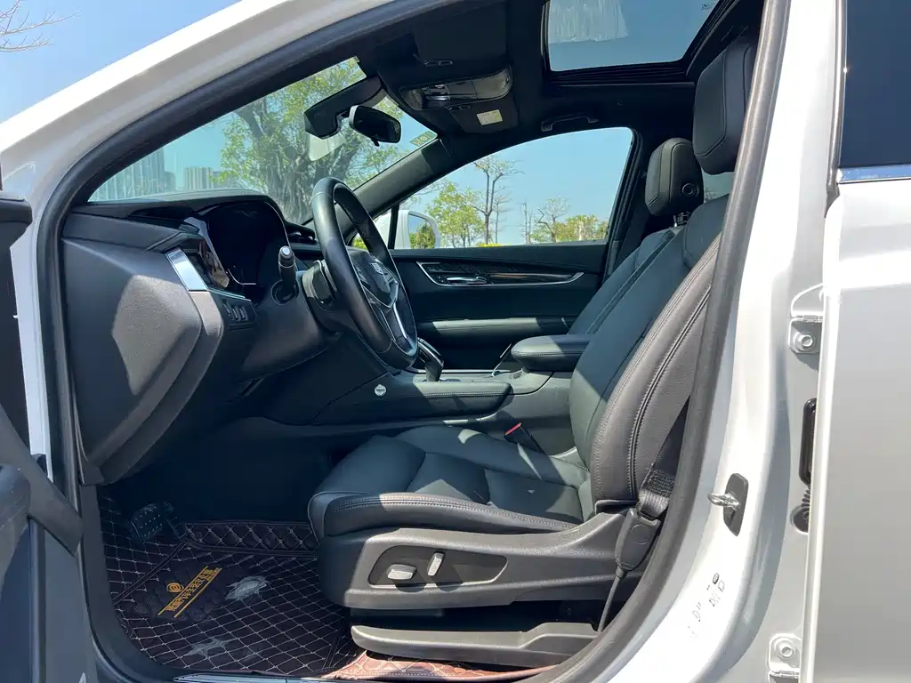 Cadillac XT5 2019 — фото 10