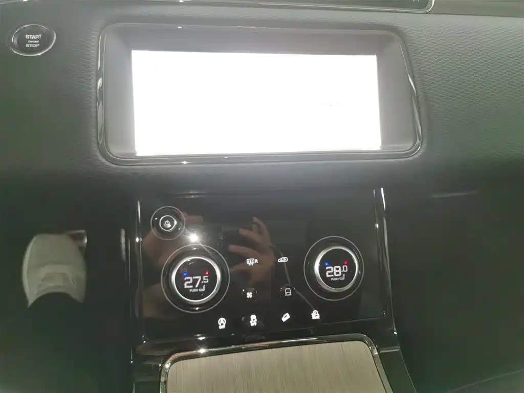 Land Rover Evoque 2022 — фото 9